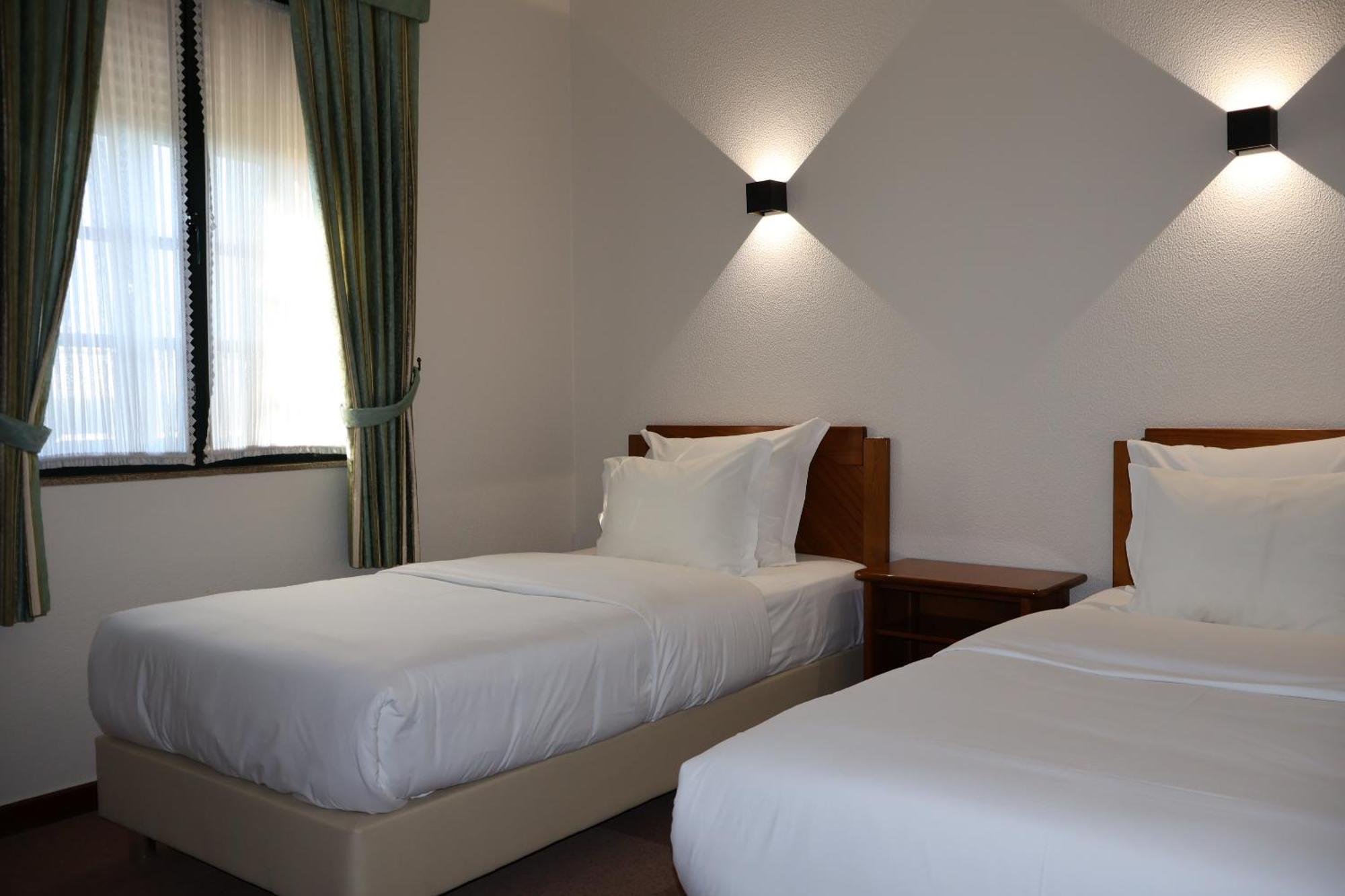 Hotel Santhyago Trofa Kamer foto