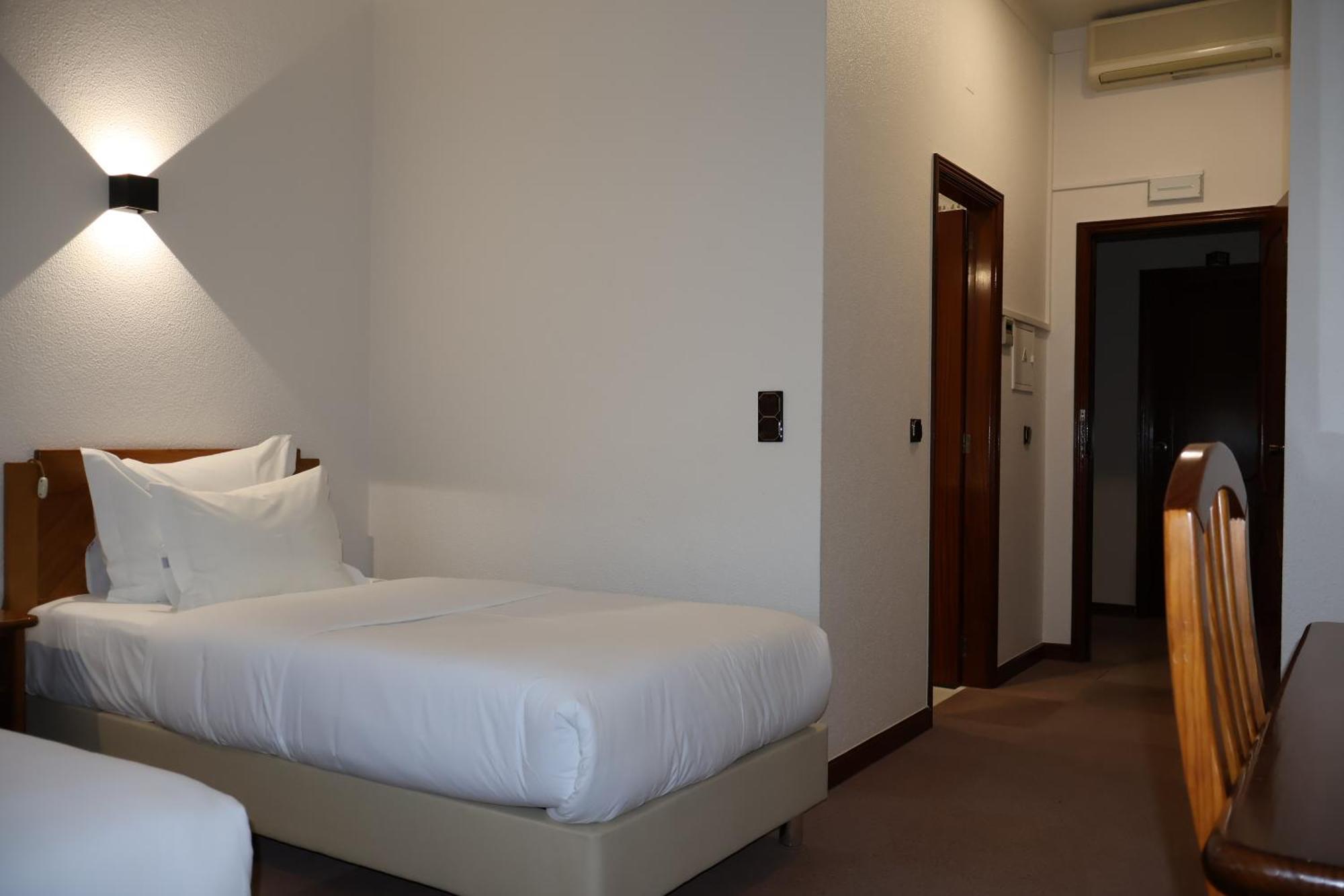 Hotel Santhyago Trofa Kamer foto