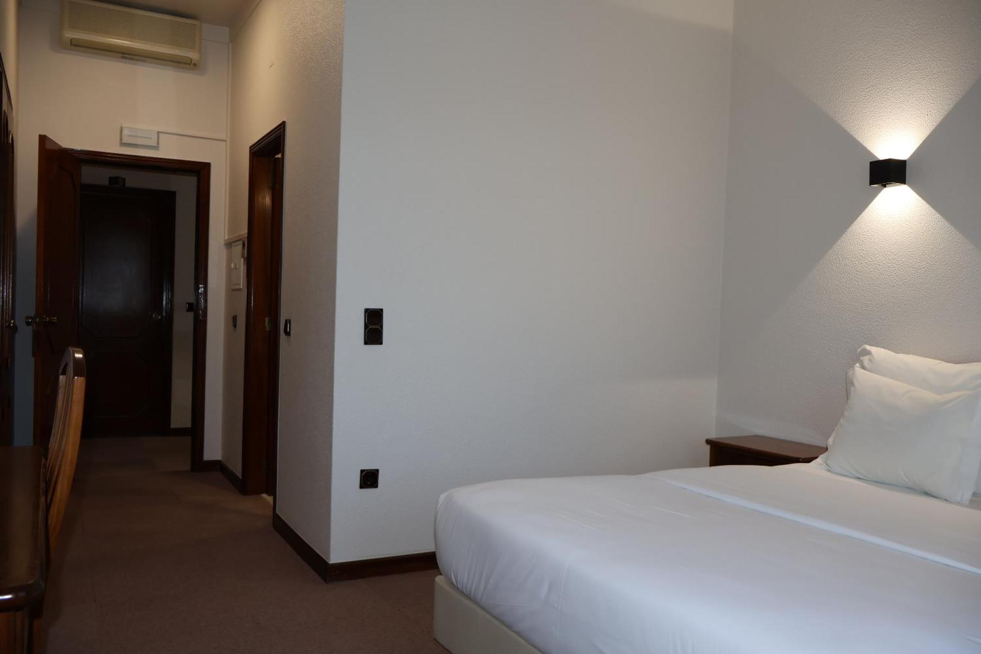 Hotel Santhyago Trofa Kamer foto