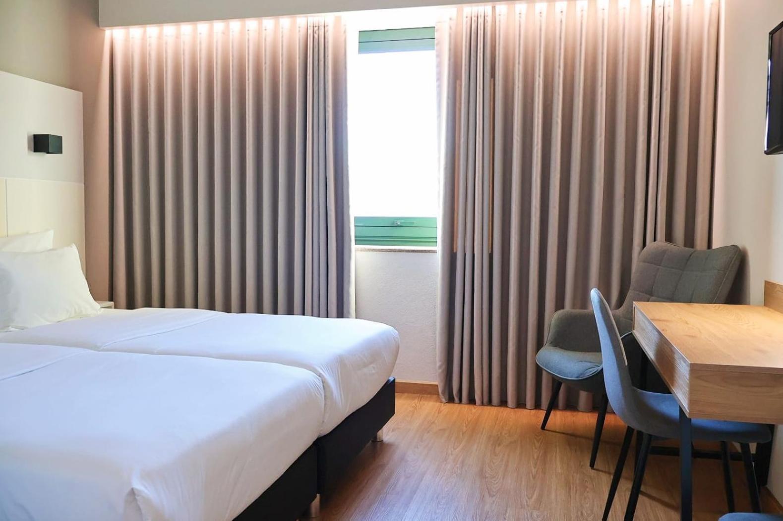 Hotel Santhyago Trofa Buitenkant foto